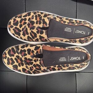 TOMS Women's Animal Print Flats